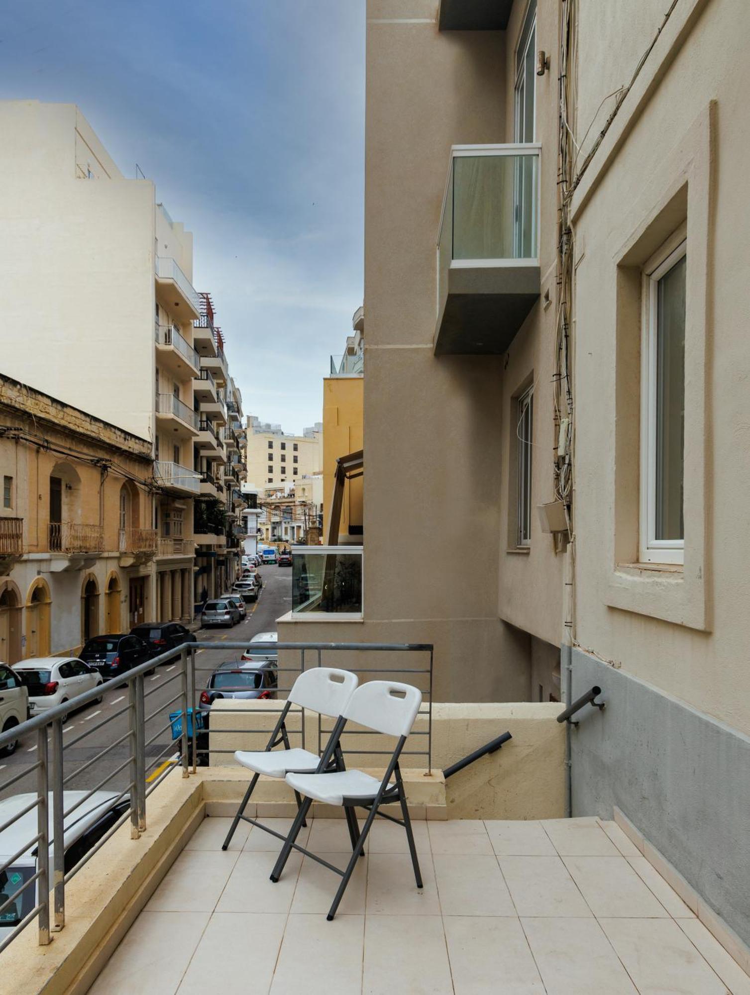 Stylish St.Julians 2 Bedroom Apartment For Rent In The City Centre With Terrace Saint Julian's Екстериор снимка